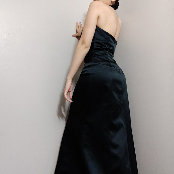 NWT Laundry Formal Halter Top Black Gown Size 2 - Picture 1 of 7
